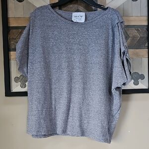 Sadie & Sage Charcoal Gray Short Sleeve Tee